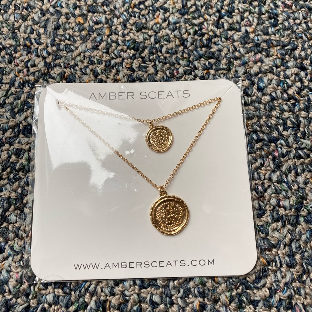 Brand new necklace